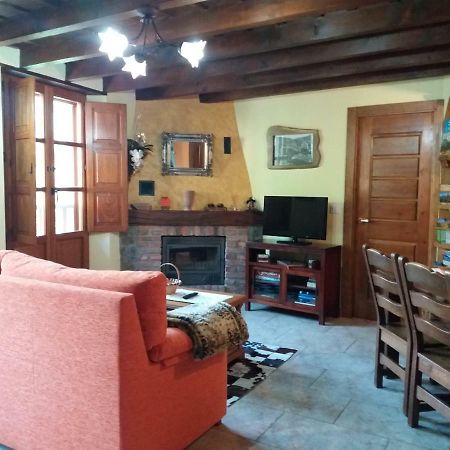 Apartamentos La Condesa Valmeo Luaran gambar