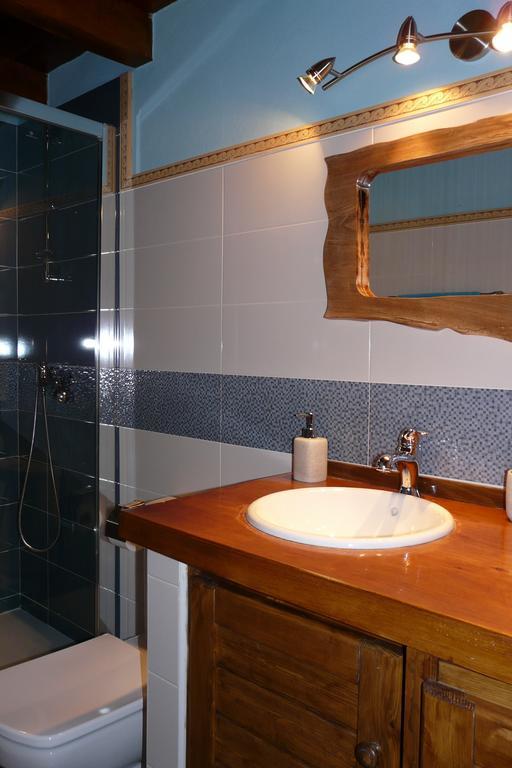 Apartamentos La Condesa Valmeo Bilik gambar