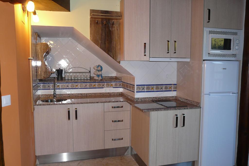 Apartamentos La Condesa Valmeo Bilik gambar