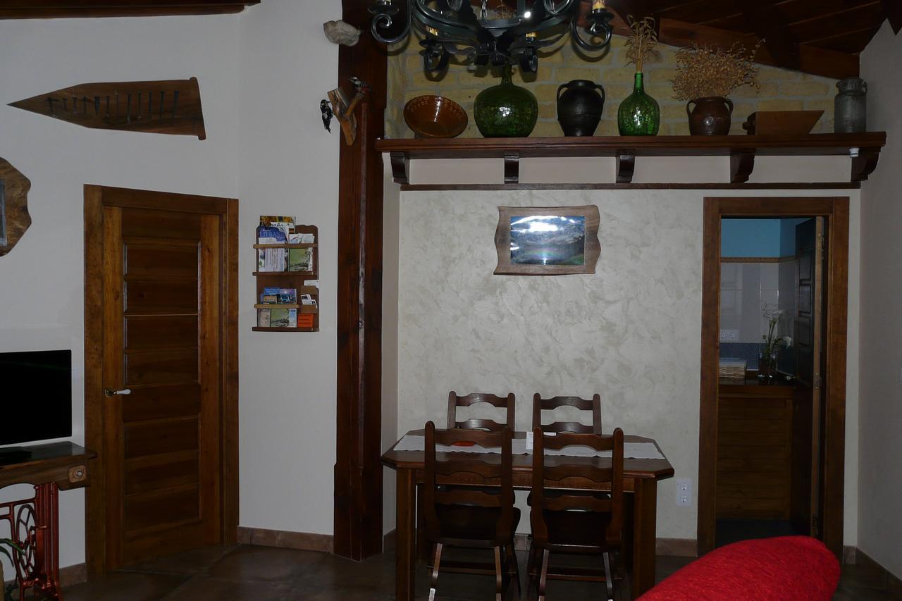 Apartamentos La Condesa Valmeo Luaran gambar