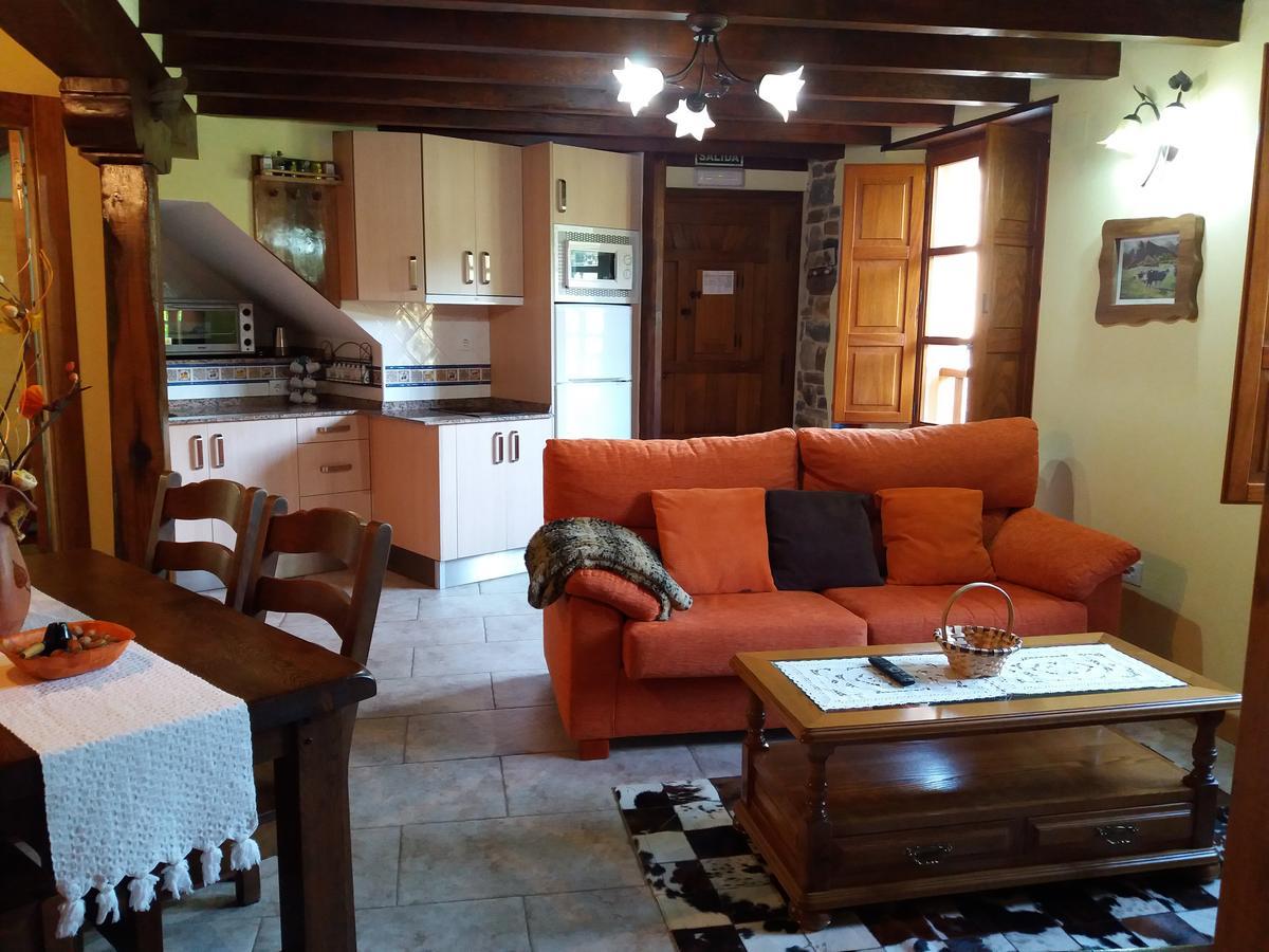 Apartamentos La Condesa Valmeo Luaran gambar