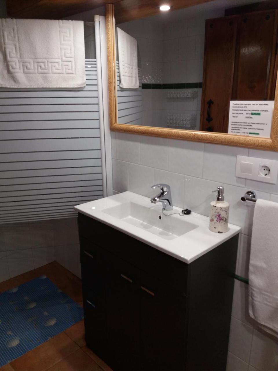 Apartamentos La Condesa Valmeo Luaran gambar