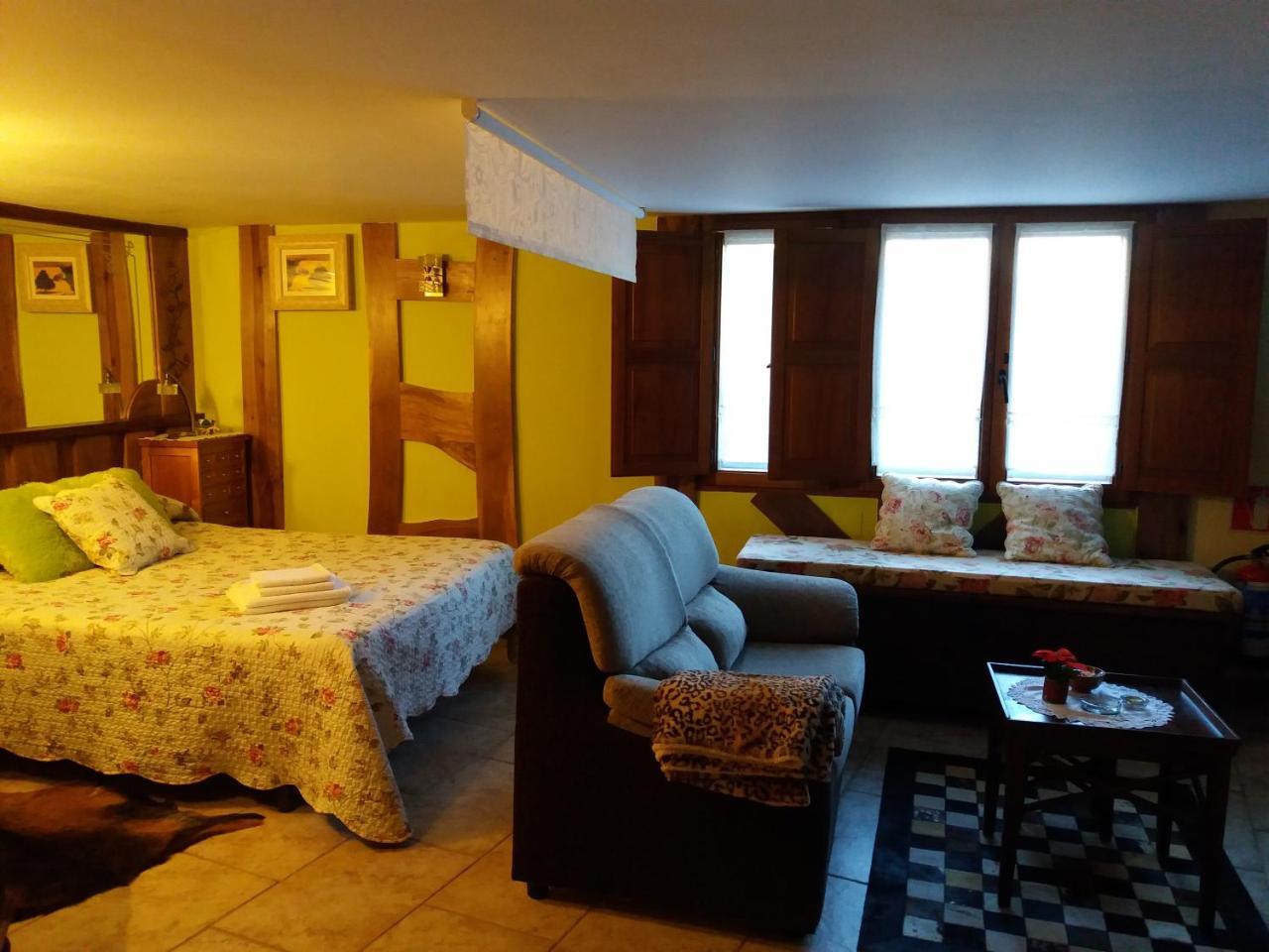 Apartamentos La Condesa Valmeo Luaran gambar