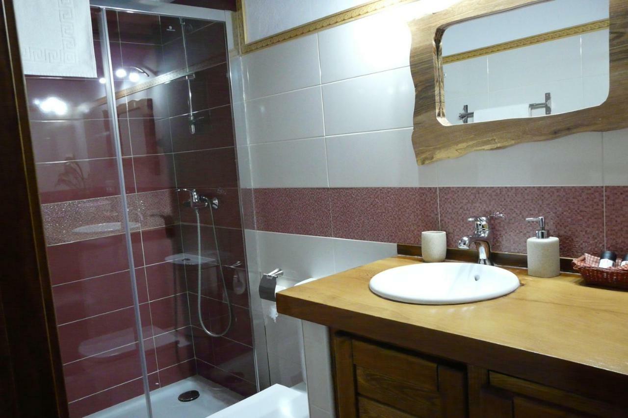 Apartamentos La Condesa Valmeo Luaran gambar