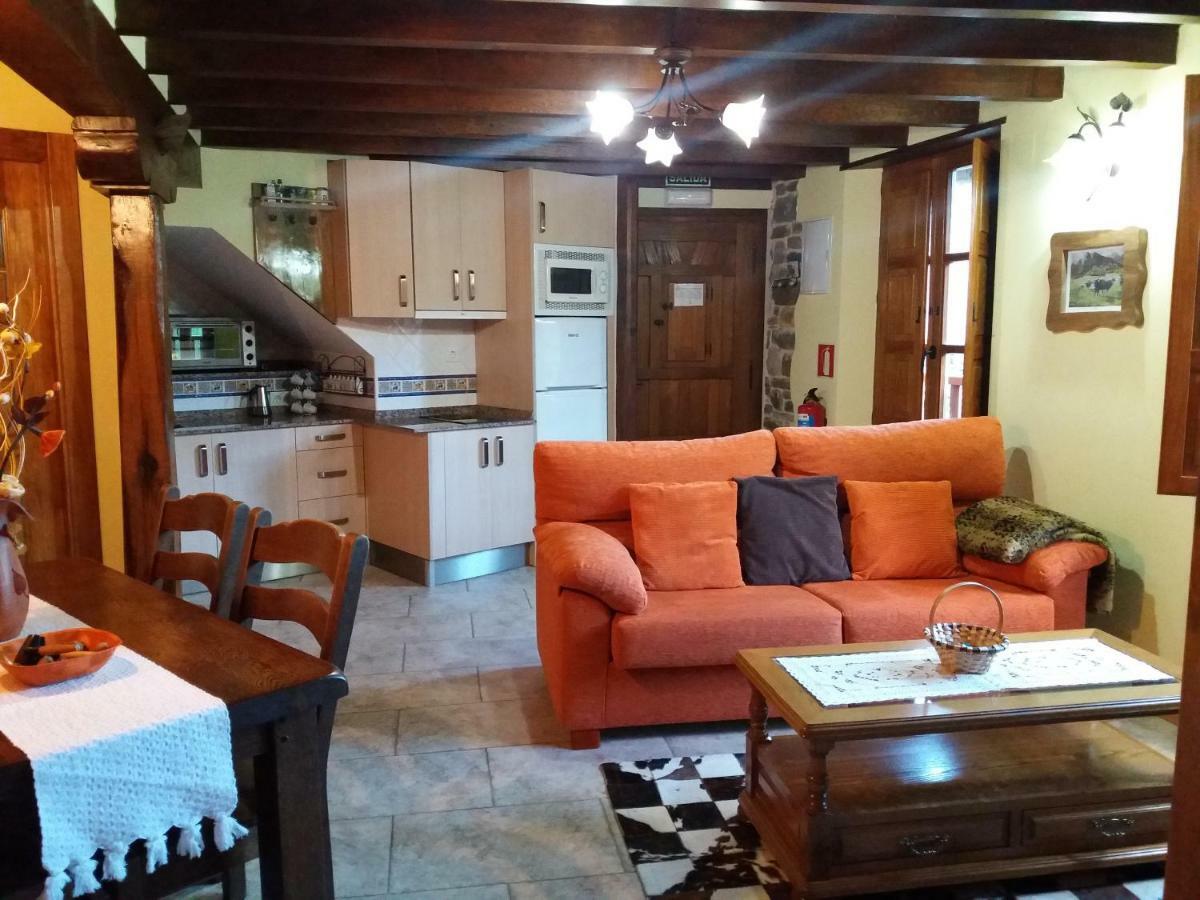 Apartamentos La Condesa Valmeo Luaran gambar